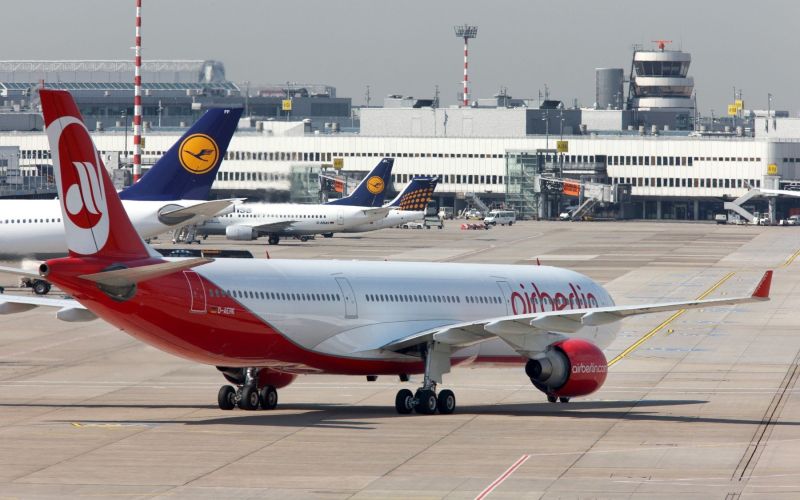 Air Berlin, airbus a330, Düsseldorf letališče.jpg