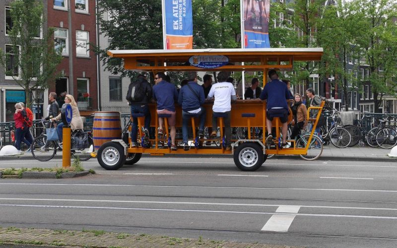 pivo, kolo, amsterdam.jpg