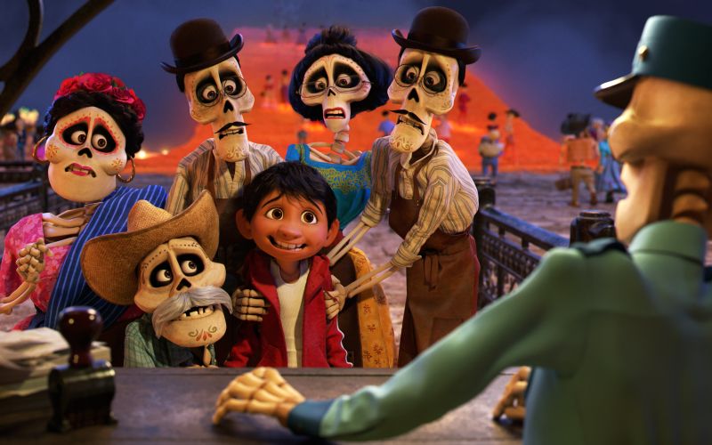 COCO©2016 Disney•Pixar. All Rights Reserved (5).jpg