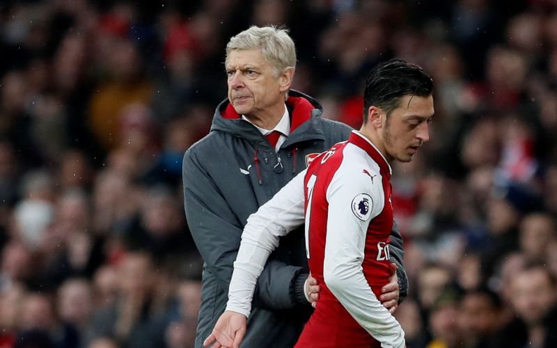 arsene wenger mesut ozil.jpg