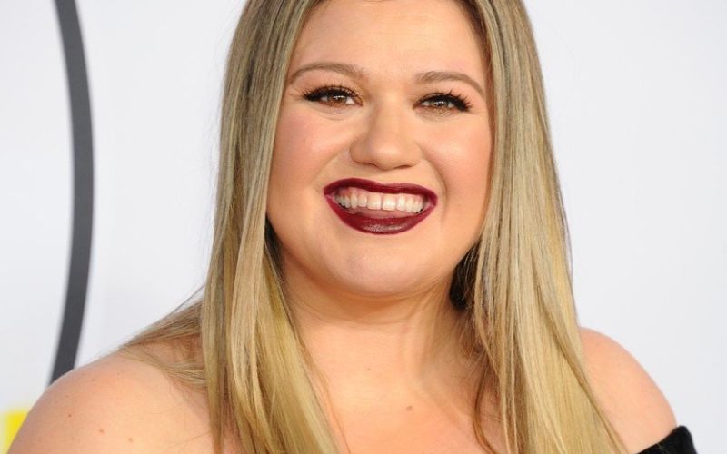 Kelly Clarkson3.jpg