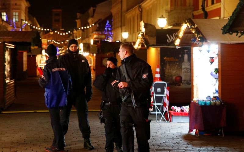 božični sejem v potsdamu, paket bomba