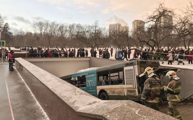 avtobus, podhod, moskva, prometna nesreča