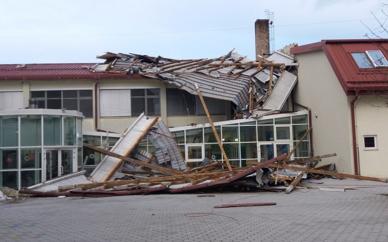 Cirkovce, šola, dvorišče