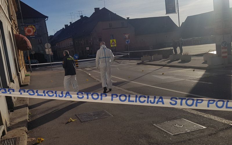 Vodnikov trg, policija, preiskava
