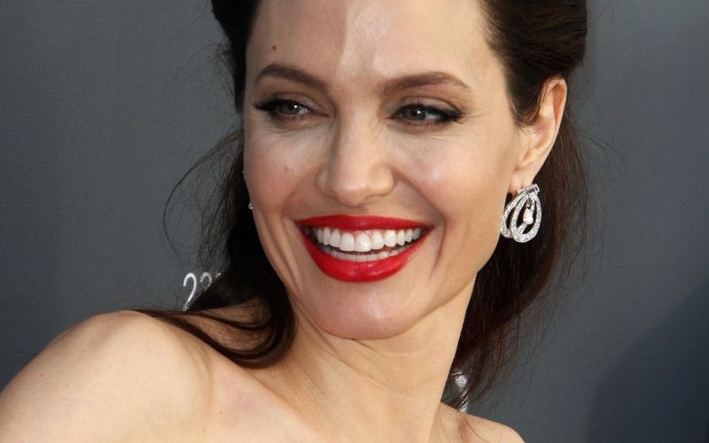 angelina jolie 2.jpg
