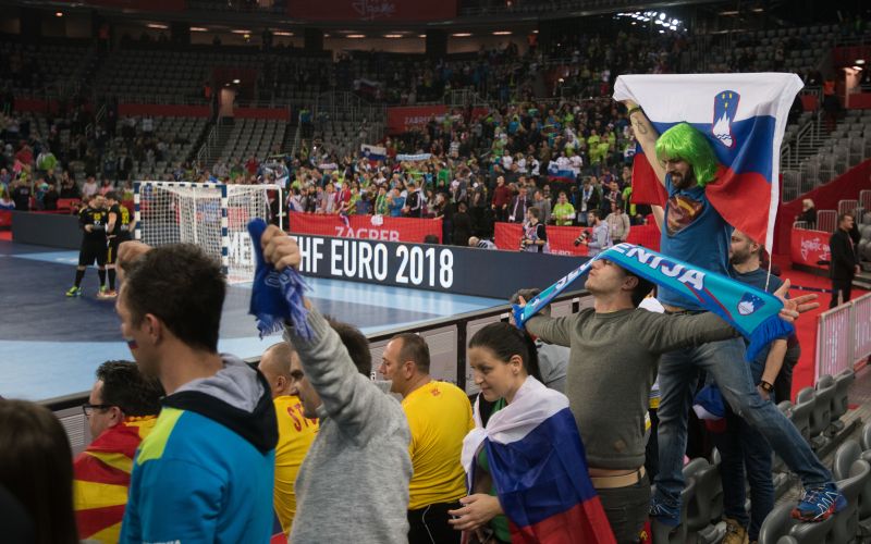 slovenija navijaci.jpg