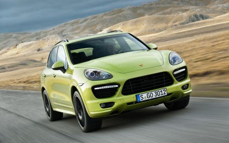 Porsche razkril novega cayenne GTS