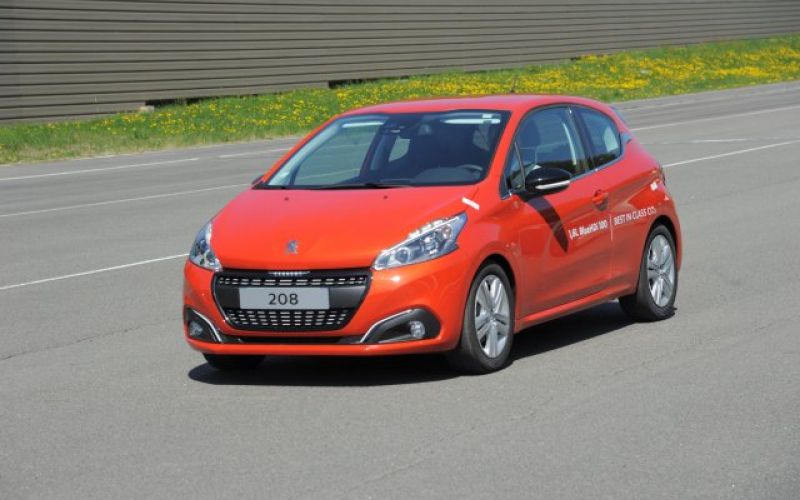 208 porabil 2,0 l/100 km