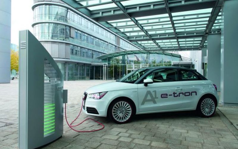 20 poskusnih Audijev A1 e-tron že na cesti