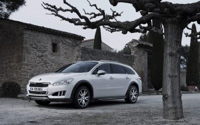 PSA v Evropi prodal več kot 50.000 hybrid4
