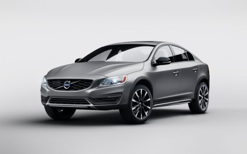 Volvo predstavlja CC različico S60