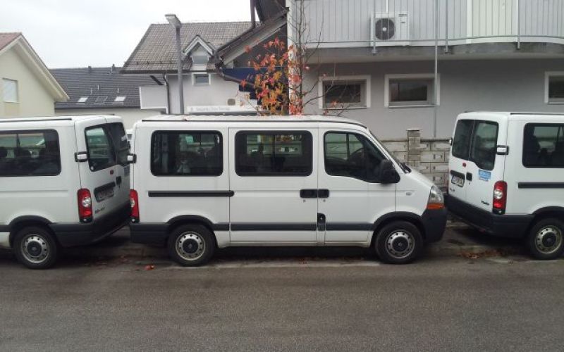Javna dražba za prodajo vozil Renault Master 2,5 dCi