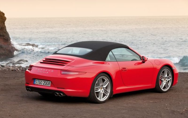 Novi Porsche 911 še zgoraj brez