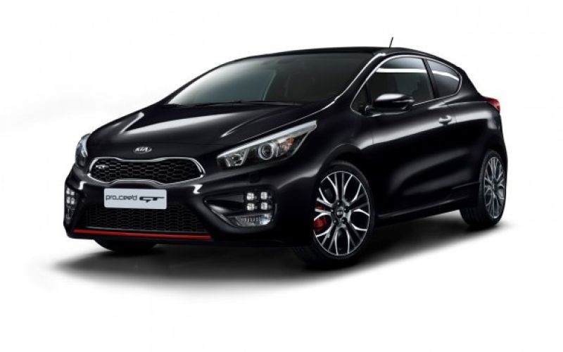 Kia razkriva trikrat