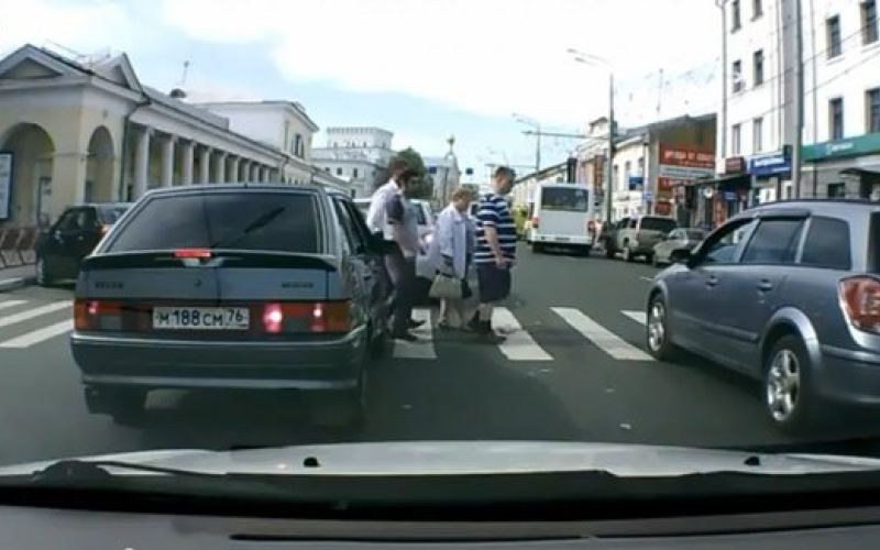 Pešec ima sporočilo