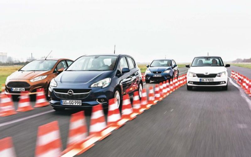 PRIMERJAVA: Opel corsa in družba
