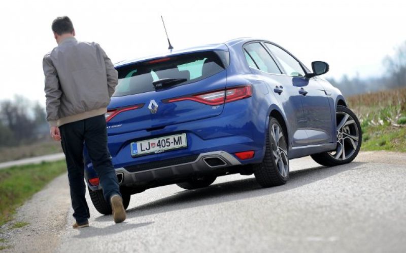 PREIZKUSILI SMO: Renault megane GT 205