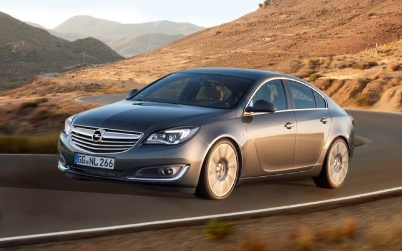 Opel osvežil insignio