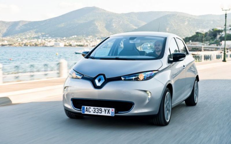 PREIZKUSILI SMO: Renault zoé