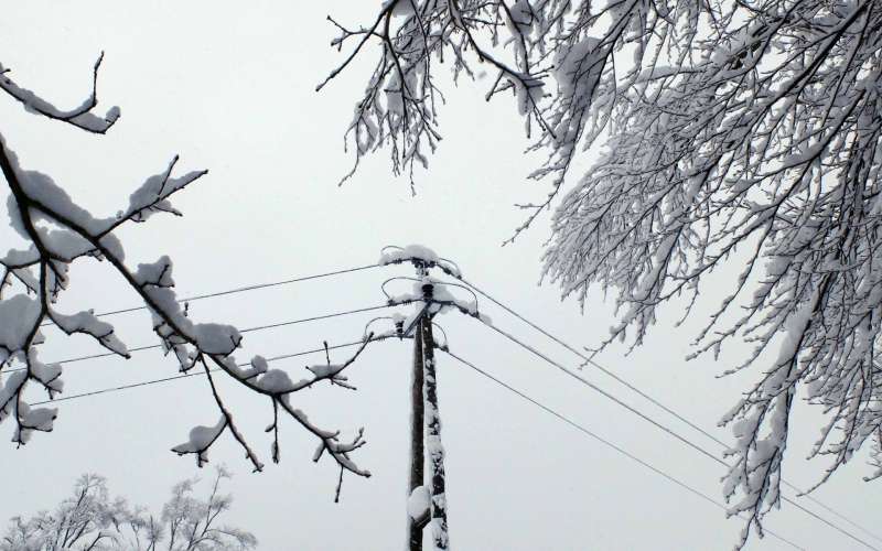 sneg, daljnovod, električni drog, studenčice.jpg