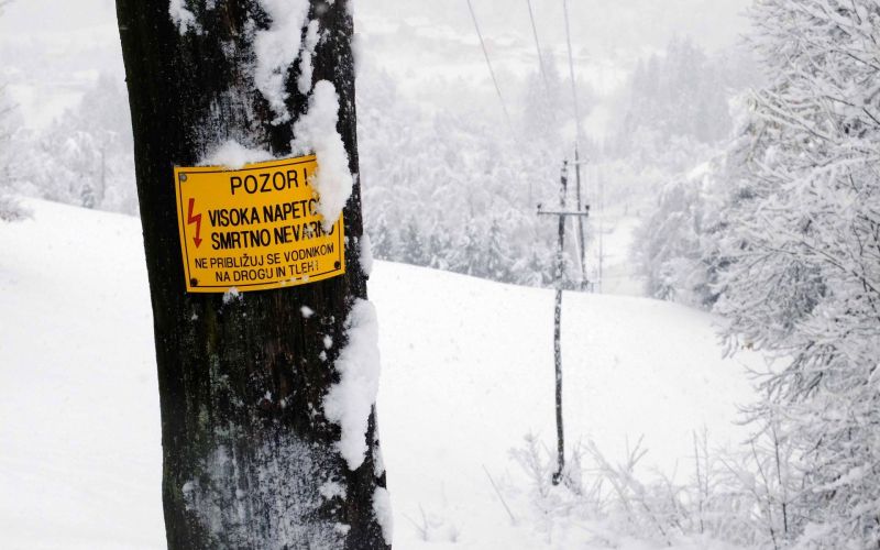 sneg, daljnovod, električni drog1.jpg
