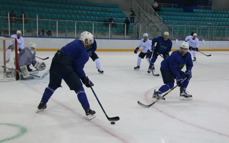 slovenija hokej trening.JPG