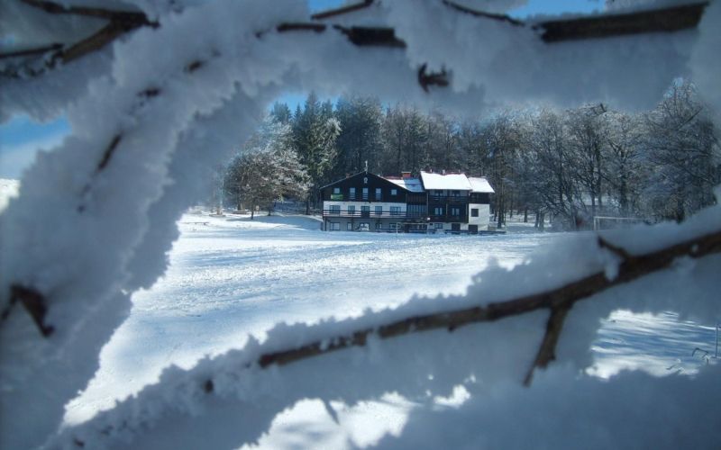 243 - Kal, koča, januar 2012.jpg