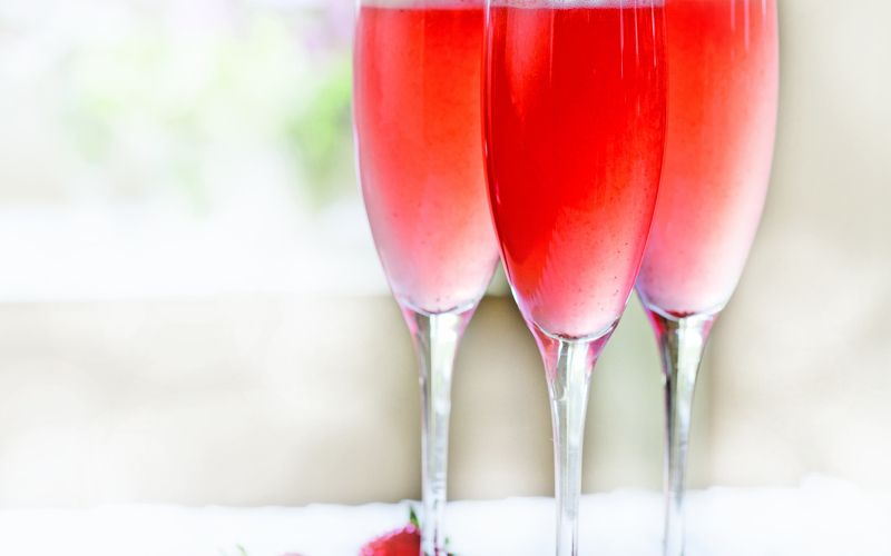 Sweet-Eve-strawberry-Prosecco-Campari-and-elderflower-cocktail_S.jpg