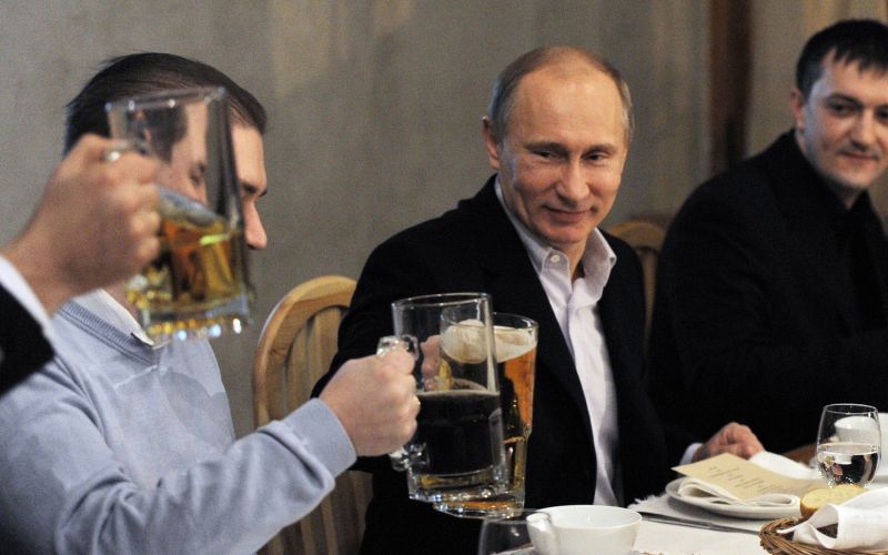 vladimir putin, pivo.jpg