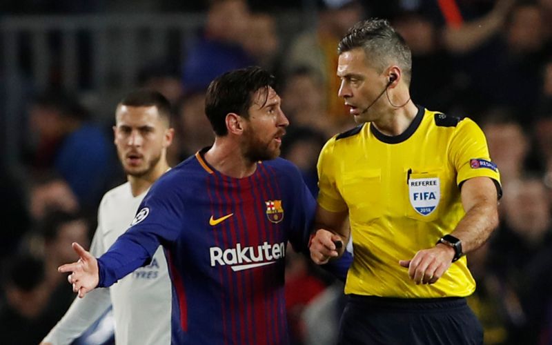 skomina messi.jpg