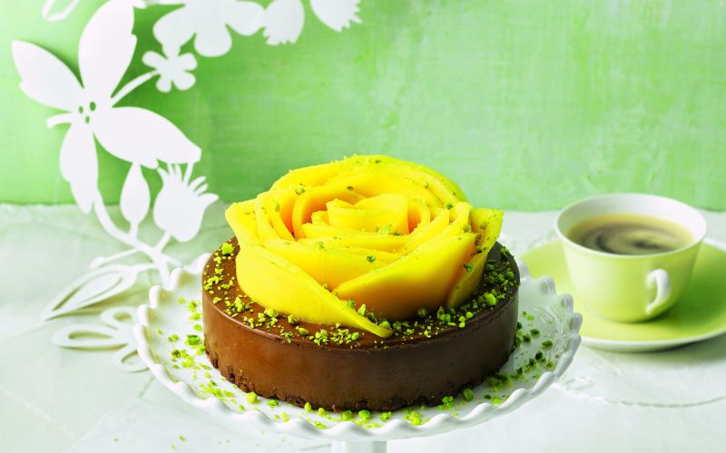 torta z mangovo rožico 1.jpg