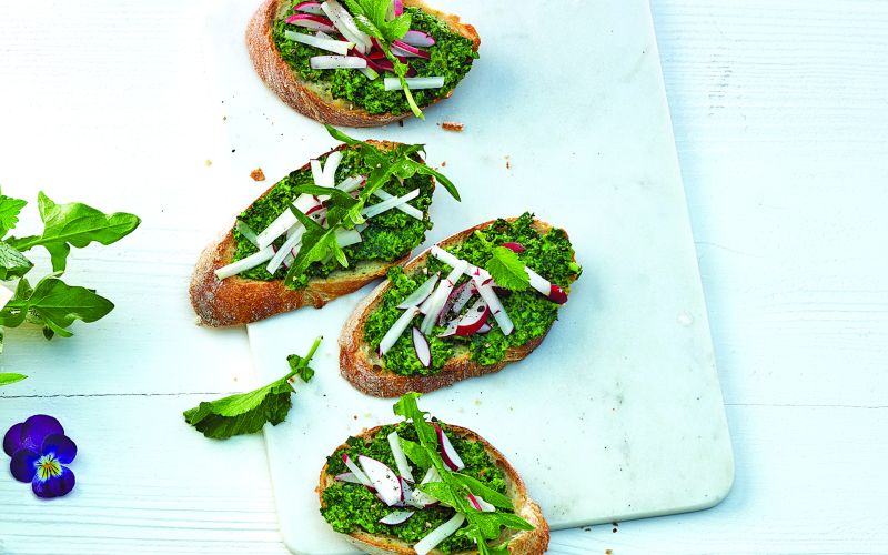 201706_crostini_mit_erbsen_loewenzahn_purree.jpg
