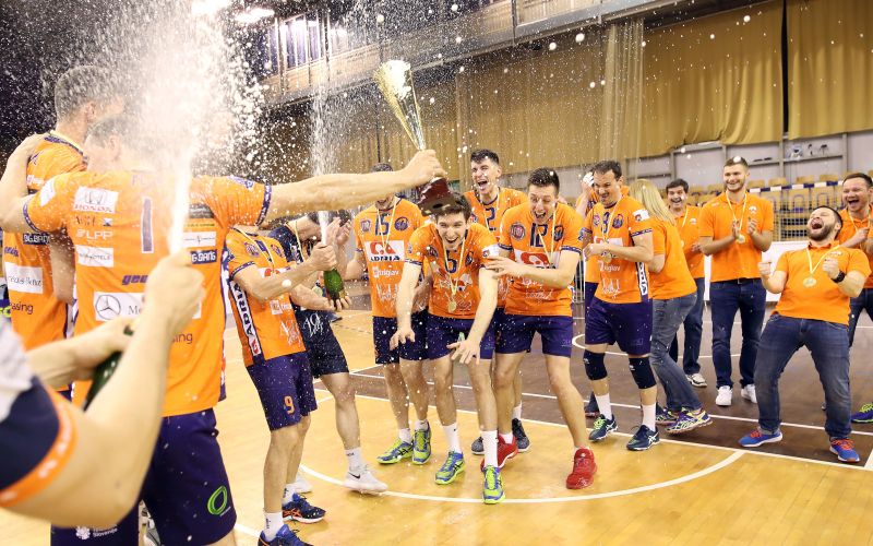 ach volley.JPG