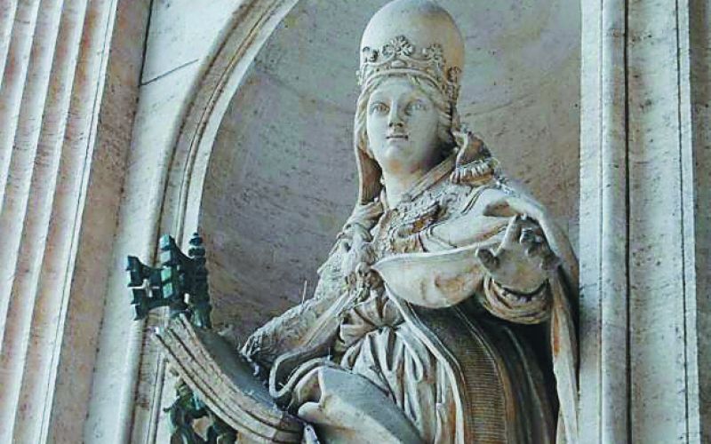 nune3 Joanna-with-a-papal-crown.jpg