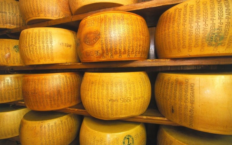 parmezan, sir
