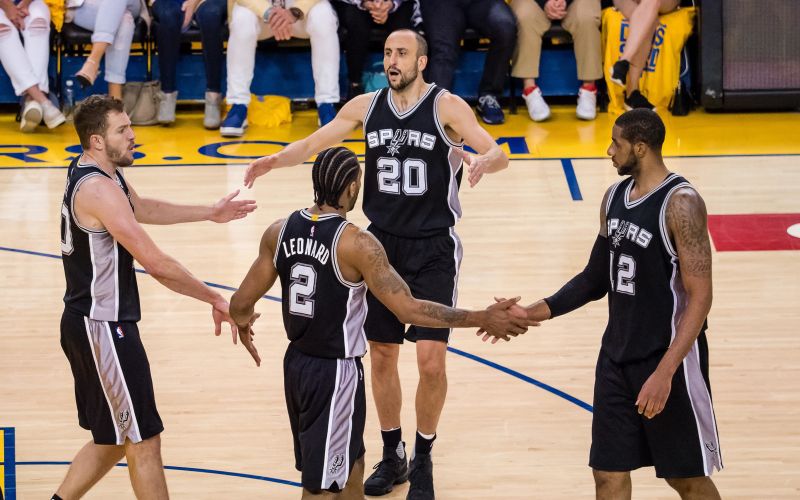Kawhi Leonard spurs re.jpg