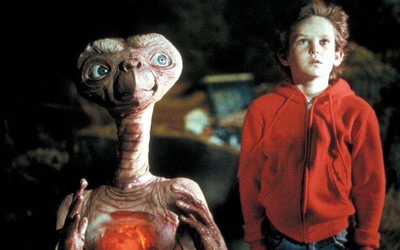 Henry Thomas e.t..jpg