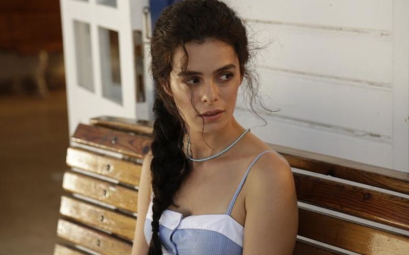 Özge Özpirinçci.jpeg