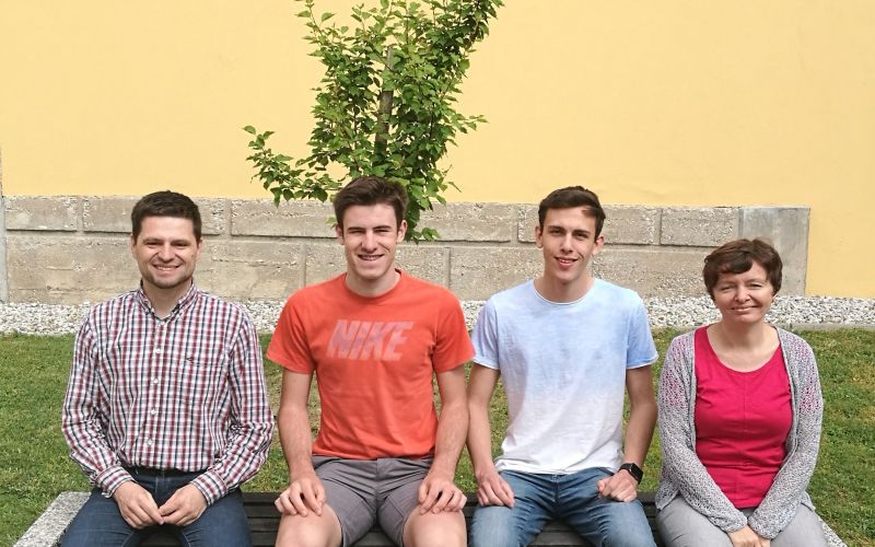_zzzzzaljaz_in_nik_z_mentorjema.jpg