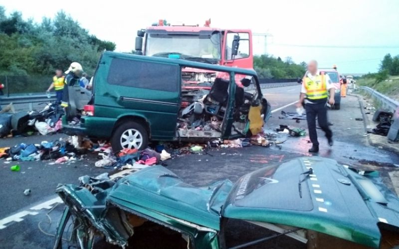 prometna nesreča, madžarska, minibus