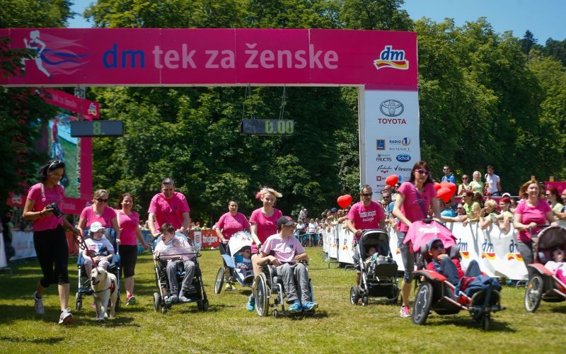 dm teka za ženske se bodo tudi letos udeležile Vesele nogice (foto Anže Malovrh) (2).jpg