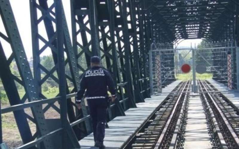 policisti_drzavna_meja03.jpg
