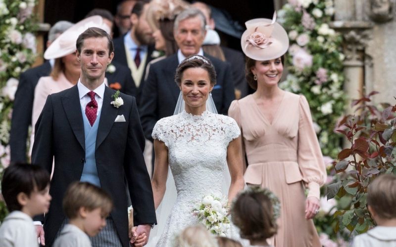 Pippa, Kate Middleton.jpg