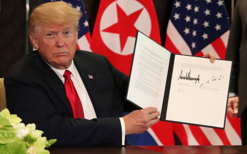 trump_kim-podpis-dogovor.jpg