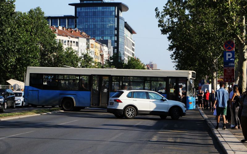 Avtobus