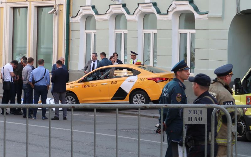 taksist v ljudi_moskva.jpg