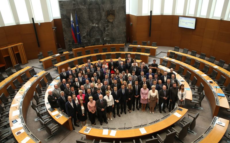 poslanci drzavni zbor 2018 pl3.JPG