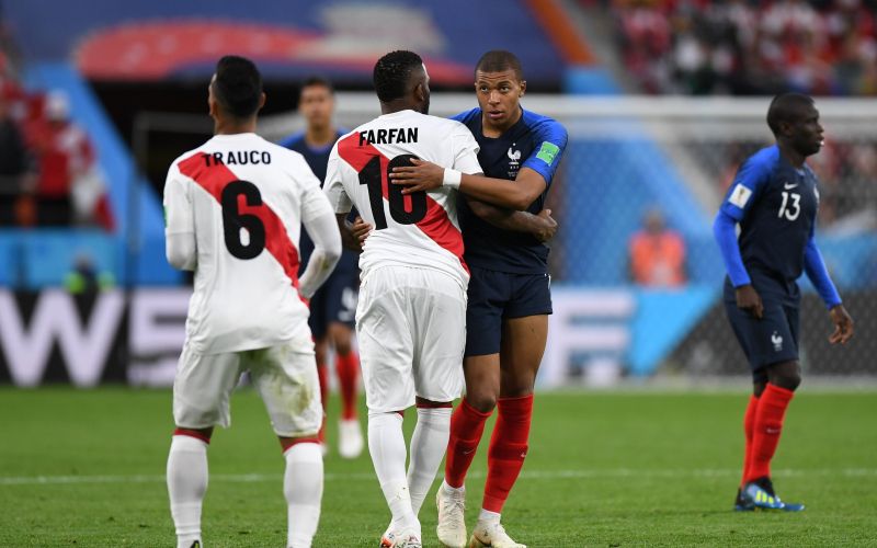 farfan mbappe.jpg
