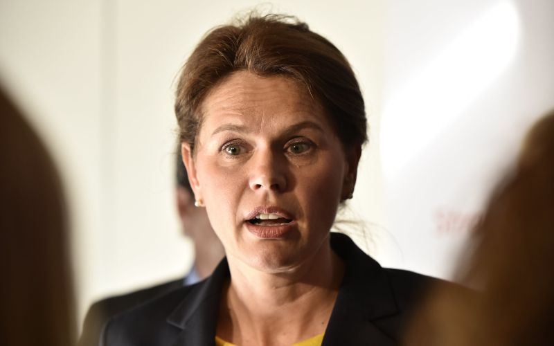 alenka bratusek bobo.jpg